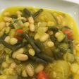 Alubias blancas con verduras a la dieta mediterránea
