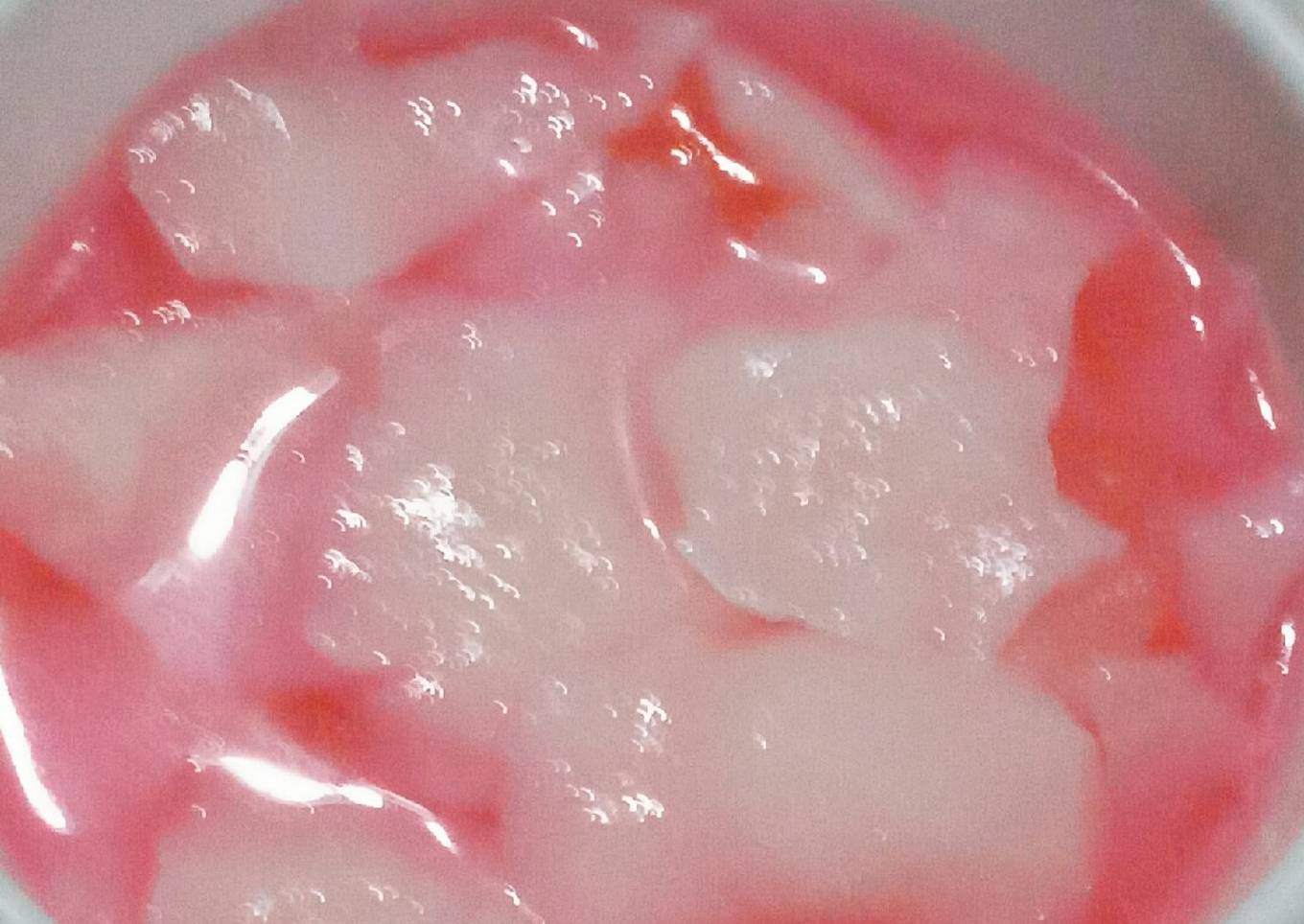 Es Kelapa Syrup Merah Fantasy