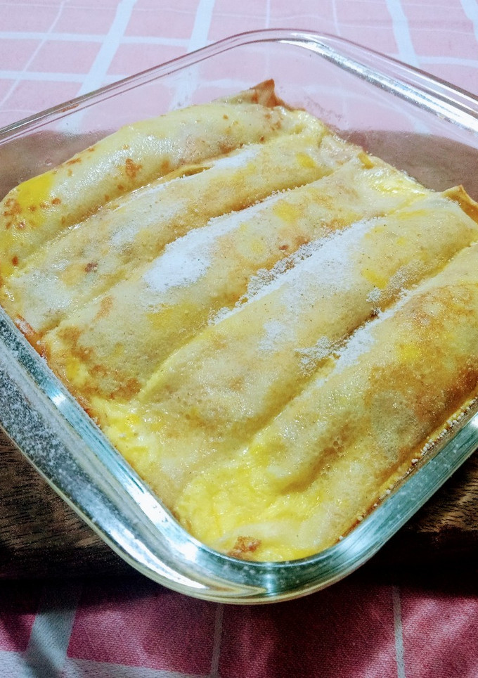 Una foto de Crepes de ricota, con pasas de uva y nueces