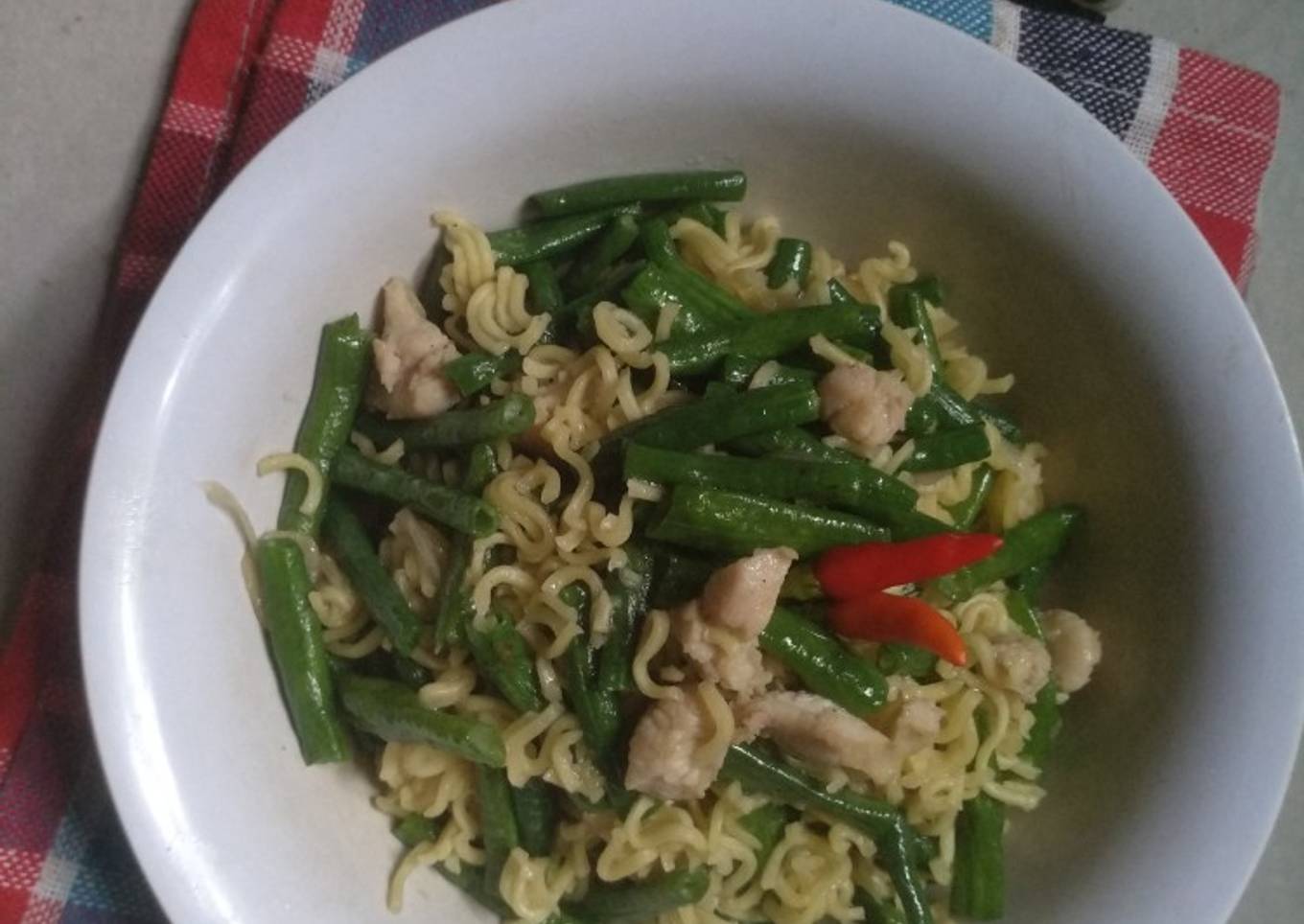 Tumis kacang panjang,mie dan ayam