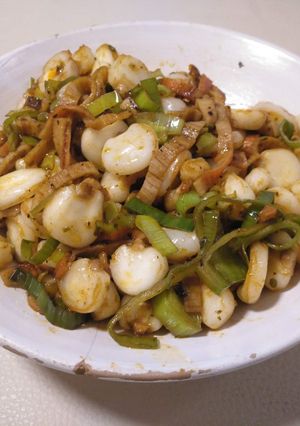 Foto principal de Wok de mote con surimi en salsa picante
