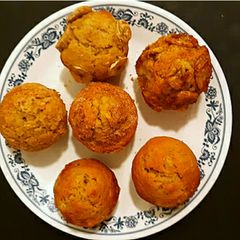 A picture of Banana bread muffins.