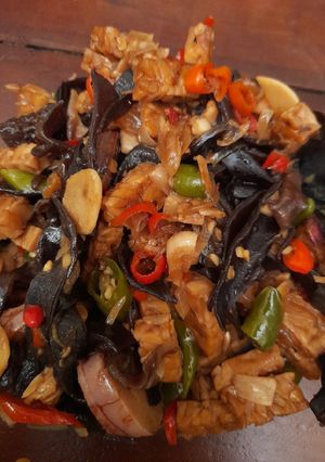Foto resep Tumis Tempe Jamur Kuping Pedas