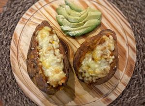 Una foto de Camotes rellenos de picadillo en microondas