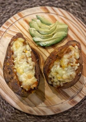 Una foto de Camotes rellenos de picadillo en microondas