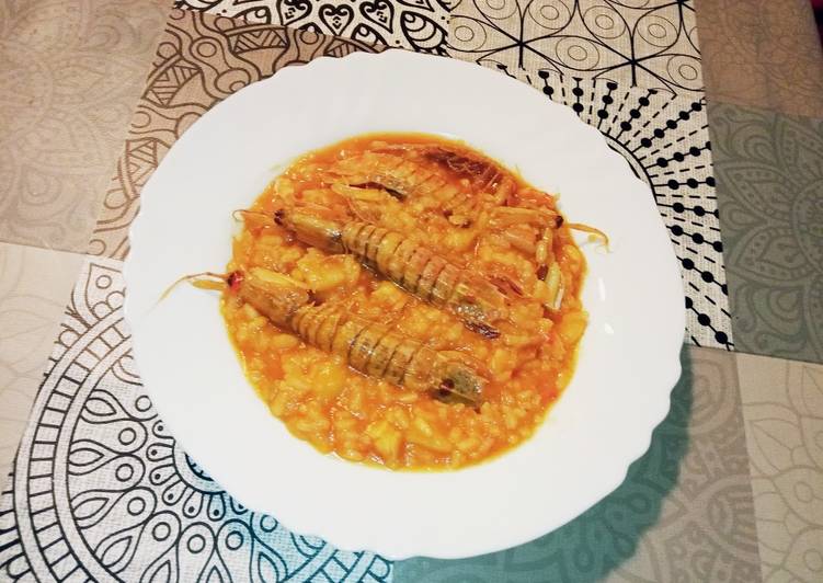 Arroz caldoso de galeras y langostinos 🥘