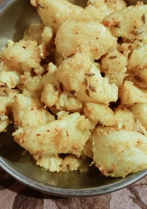 A picture of Sukhe aloo.