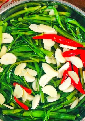 Hình của món Rau muống ngâm chua ngọt.