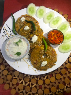 खमंग थालीपीठ (thalipeeth recipe in marathi) रेसिपी चे मुख्य फोटो