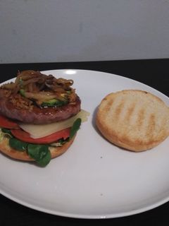 A picture of Full compact burger.