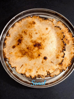 ભાખરી (Bhakhri Recipe In Gujarati) રેસીપી મુખ્ય ફોટો