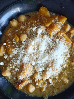 Una foto de Potaje de quinoa, calabaza y garbanzos