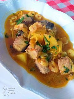 Una foto de Marmita de bonito con gambas y espaguetis partidos