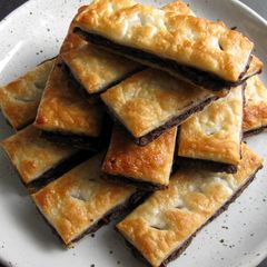Azuki Puff Pastry Fingers A picture of Azuki Puff Pastry Fingers.