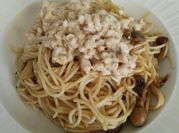 Una foto de espagueti con soya