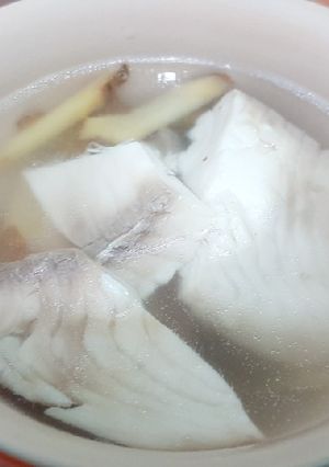 薑絲魚湯(鯛魚片) 的食譜成品照片
