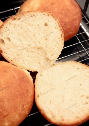 Kovászos zsemle recept fotója