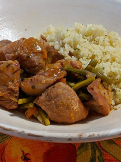 Una foto de Wok de pavo con trigueros al garam masala