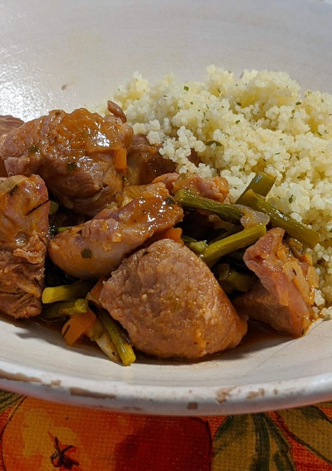 Una foto de Wok de pavo con trigueros al garam masala