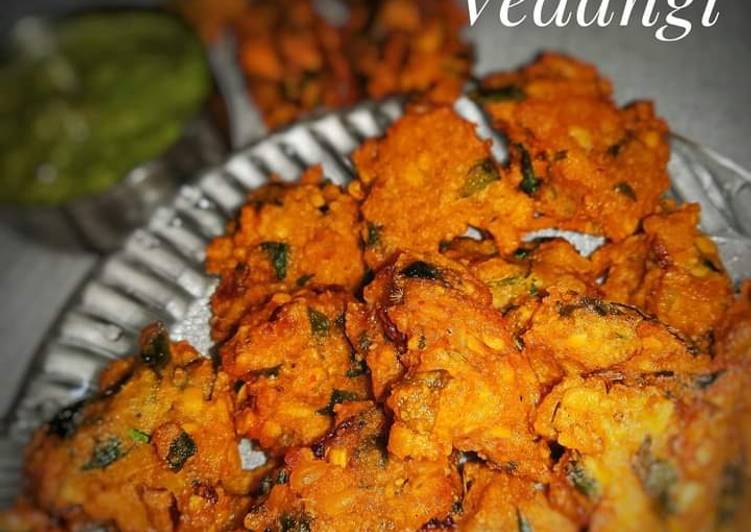 Recipe of Super Quick Homemade Moong Dal &amp; Methi Bhajia