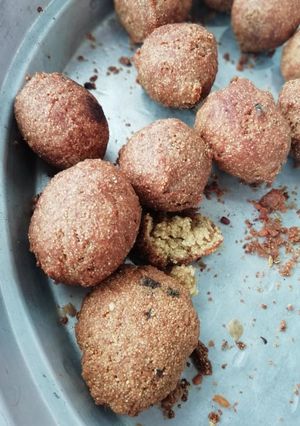 A picture of Bolder (flour vada).