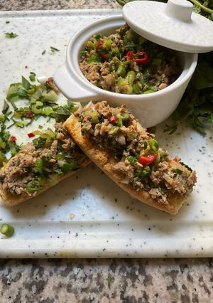 Une photo de 🪹🍃Rillettes 🌶️🥙de sardines 🐋en boîte 📦