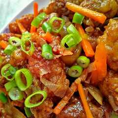 รูปของ Ayam dan bola tahu saus teriyaki