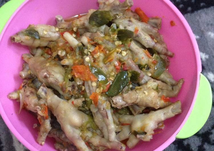 Ceker Ayam Lepas Pedas