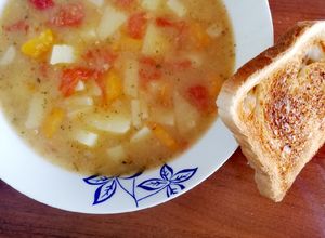 Zdjęcie przepisu Zupa z łuskanego grochu z gęsim smalcem🍲.