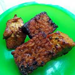 รูปของ Tempe dan Tahu Bacem Goreng