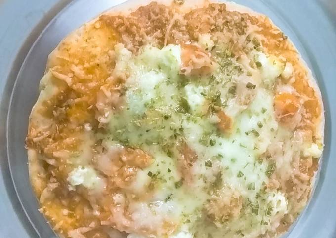Veg cheese pizza...