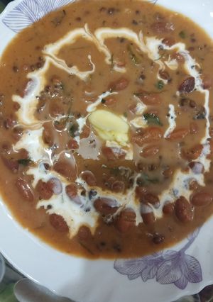 दाल मक्खनी (Dal makhani recipe in Hindi) रेसिपी मुख्य फोटो