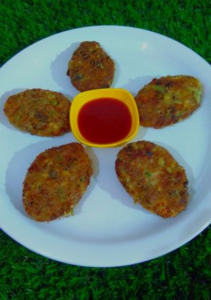 होटल स्टाइल वेज पनीर कटलेट (Hotel style veg paneer cutlet recipe in hindi) रेसिपी मुख्य फोटो