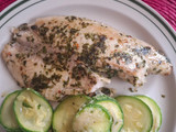 Filetes de pescado blanco marinados con cilantro y aceite de oliva