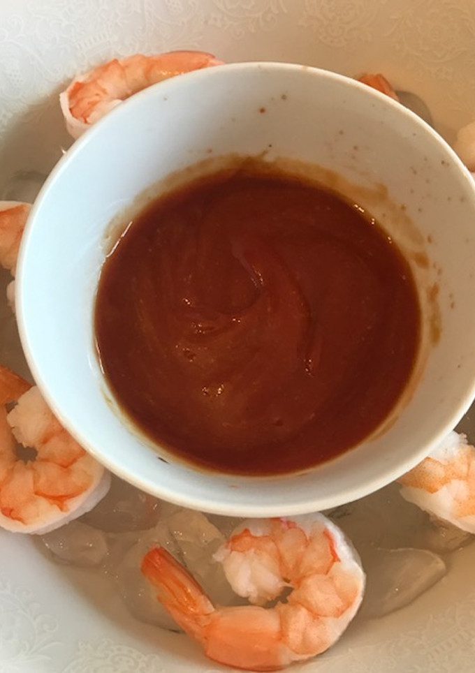 Una foto de Camarones con salsa coctelera ©