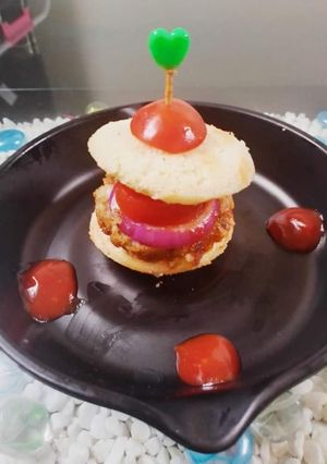 A picture of Idli Burger.