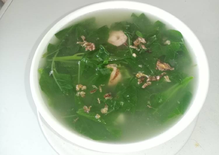 Cara Gampang Menyiapkan Sup Bayam hijau Campur udang, Lezat