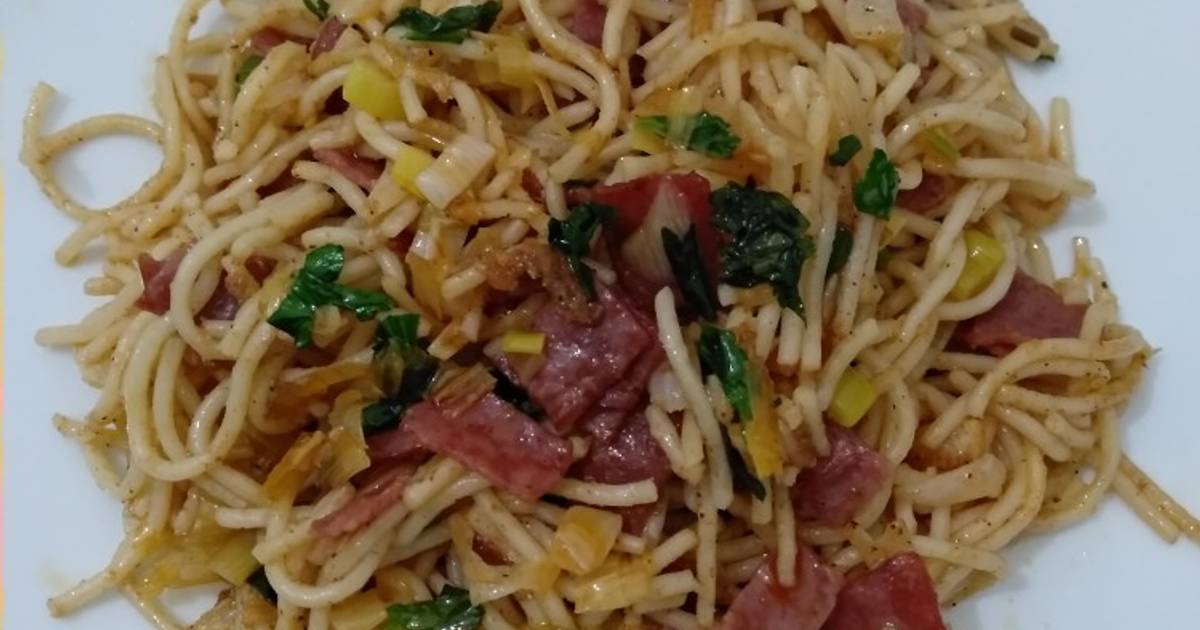 Resep Spaghetti Aglio Olio Daging Asap oleh Ade Aminah/14262953 Cookpad