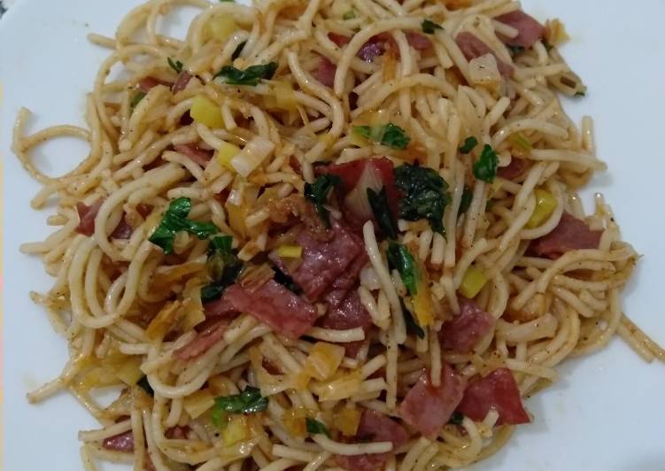 Resep Spaghetti Aglio Olio Daging Asap yang Bisa Manjain Lidah