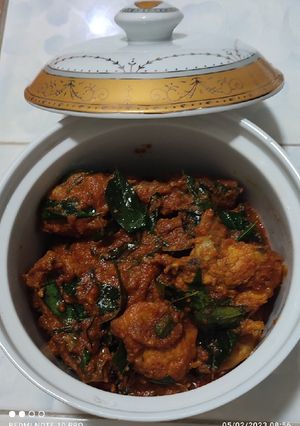 Foto resep Ayam pedas daun kari
