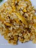 Arroz con pasta de curry amarillo y pollo