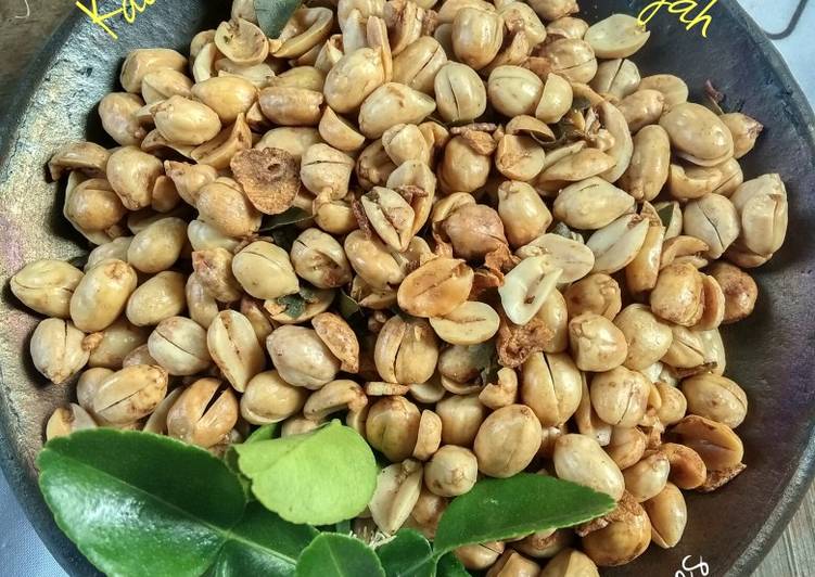 Kacang bawang Gurih &amp; Renyah