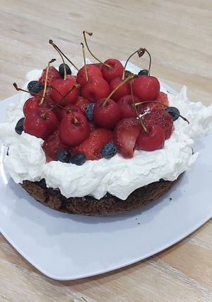 Una foto de Marquise con frutos rojos
