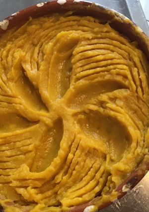 Une photo de Écrasée onctueuse de pommes de terre au curcuma