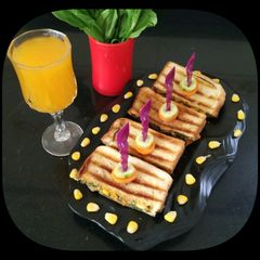 A picture of Cheese Spinach-Corn Sandwich.
