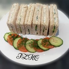 A picture of 🥒🍞🌿Cucumber Dill Sandwich🌿🍞🥒.