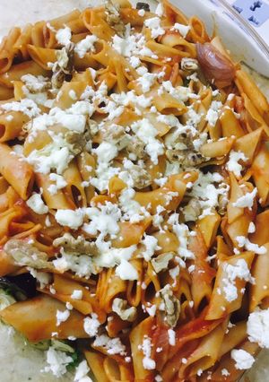 صورة لوصفة معكرونة بصوص طماطم والخضار مشوية 😍😋