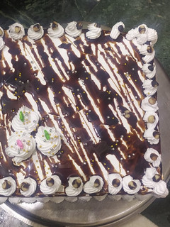 ચોકલેટ કેક (Chocolate Cake Recipe In Gujarati) રેસીપી મુખ્ય ફોટો