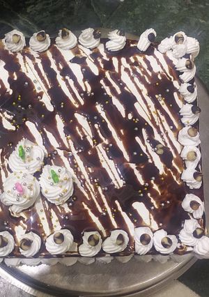ચોકલેટ કેક (Chocolate Cake Recipe In Gujarati) રેસીપી મુખ્ય ફોટો