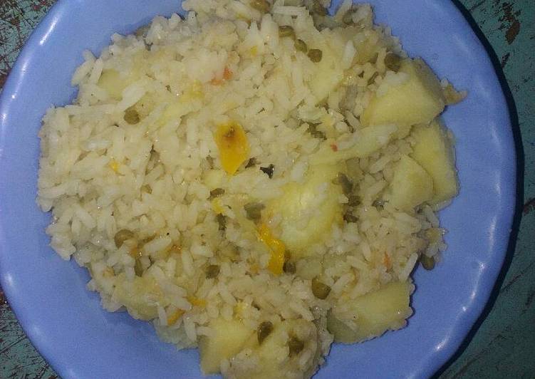 Rice with ndengu and potatoes
